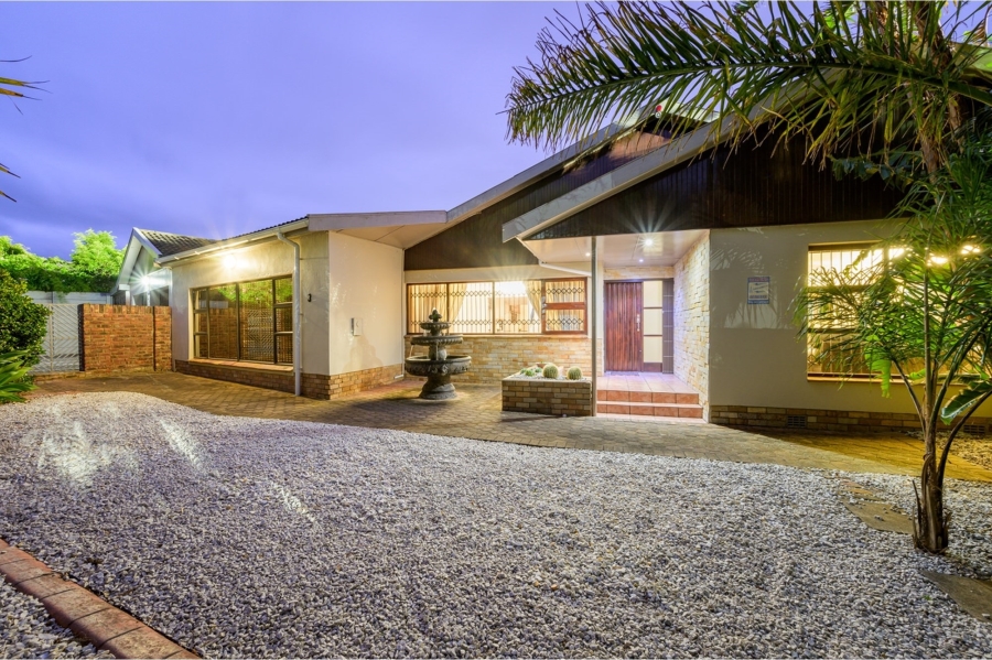 4 Bedroom Property for Sale in Summerstrand Eastern Cape